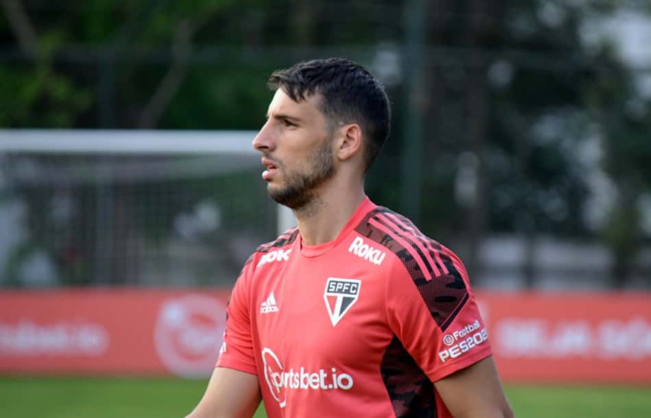 Nestor trabalha com o elenco, Calleri faz atividades mais leves e São Paulo conta com retornos importantes
