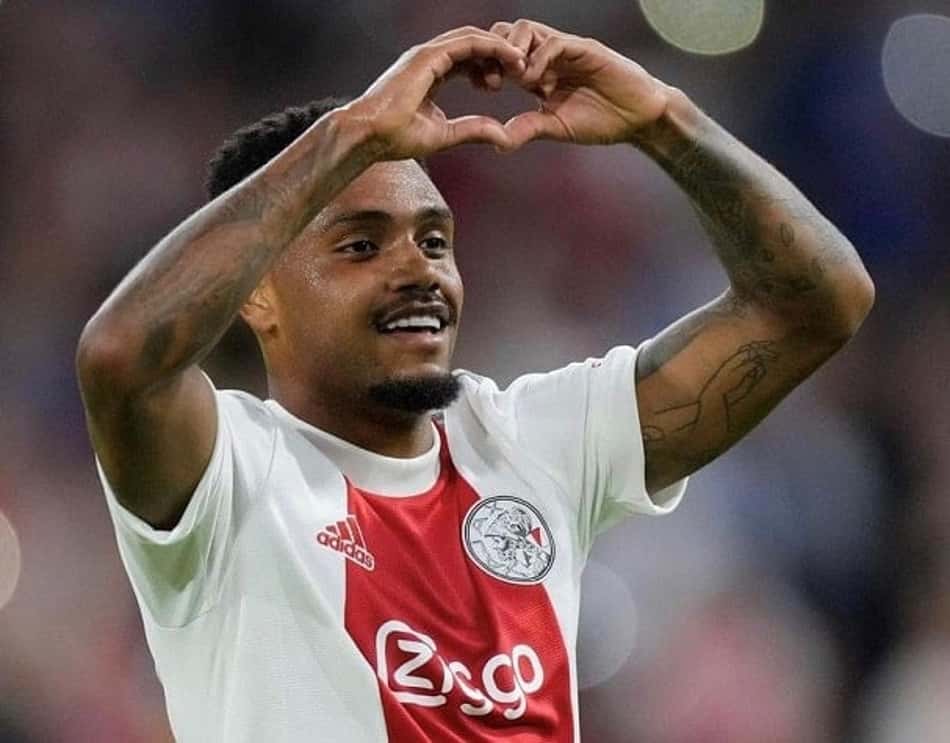 Após gol, Danilo destaca confiança e mira novos desafios pelo Ajax: 'Bem preparado'