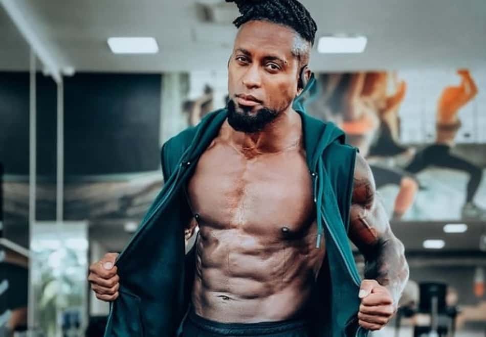 Zé Roberto critica atletas 'gordinhos' que não cuidam da carreira: 'Jogador de tanquinho de água parada'