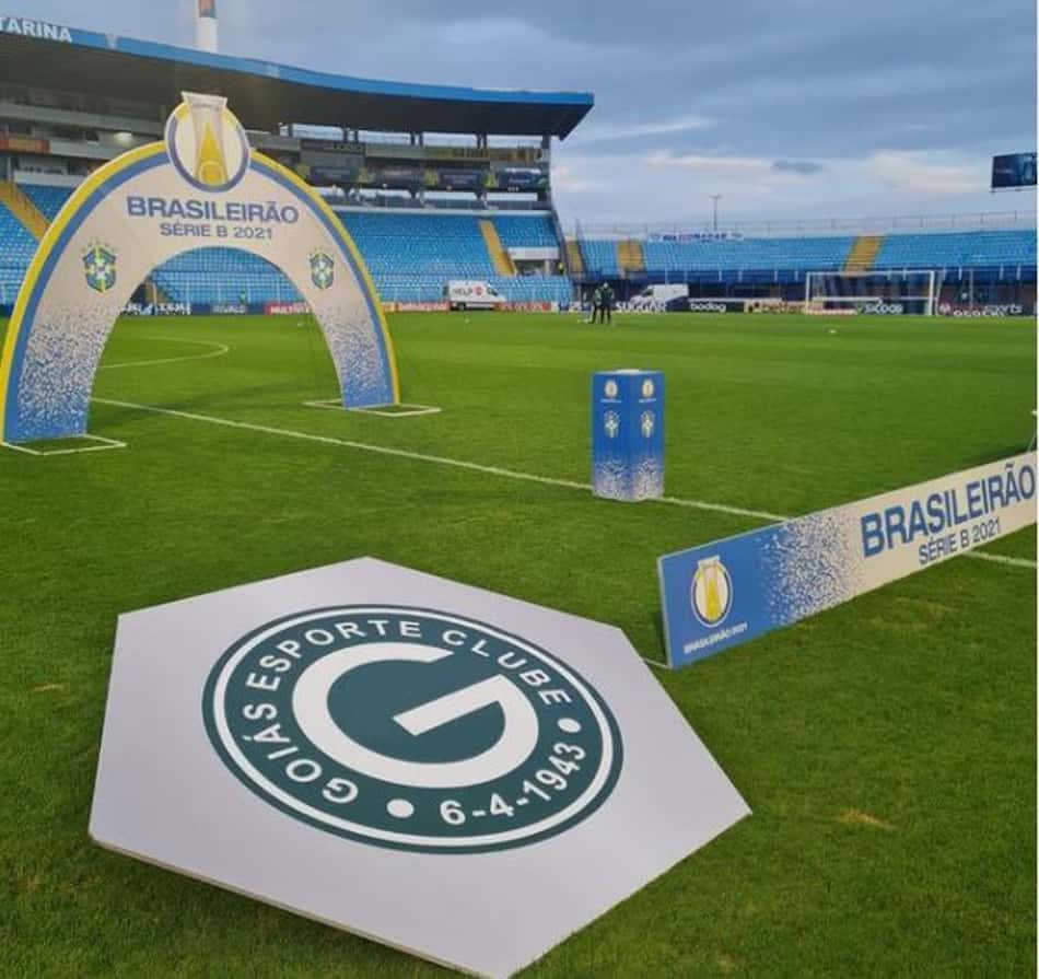 Avaí vence Goiás e se mantém próximo do G4 da Série B