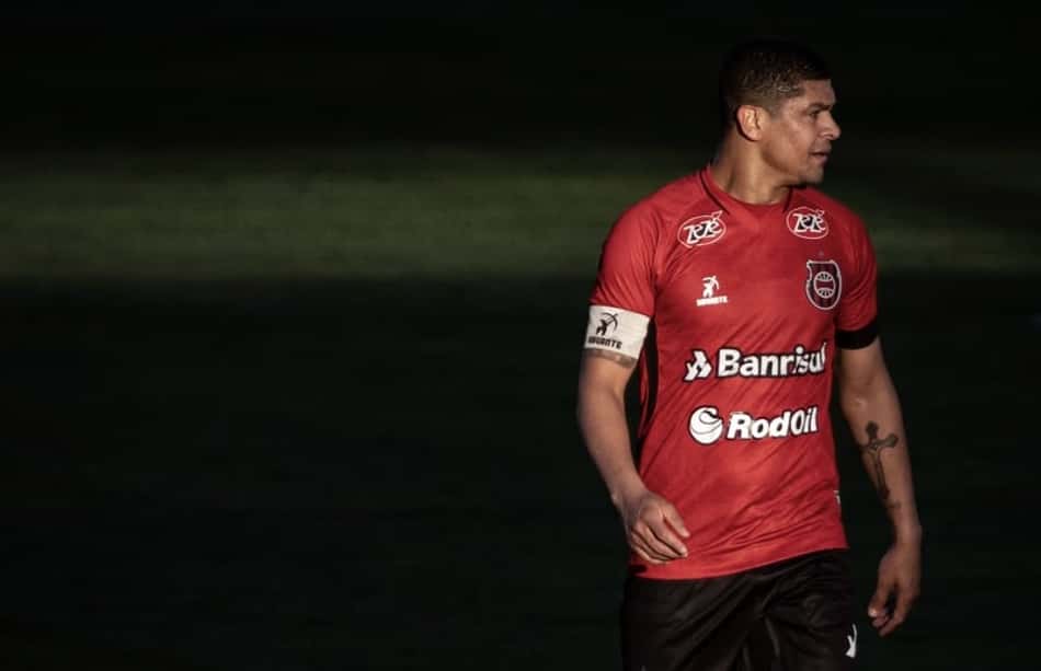 Após pedir para deixar o Brasil de Pelotas, Denilson quer voltar a jogar ainda na temporada 2021