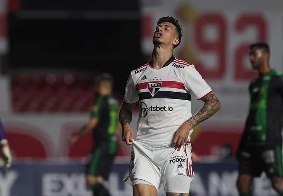 Com segundo pior ataque, São Paulo marcou mais de um gol em apenas cinco jogos no Brasileirão