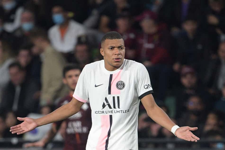 LANCE! Rápido: Mbappé pode desfalcar o PSG contra o Real, Junior Alonso deve voltar ao Brasil e mais!