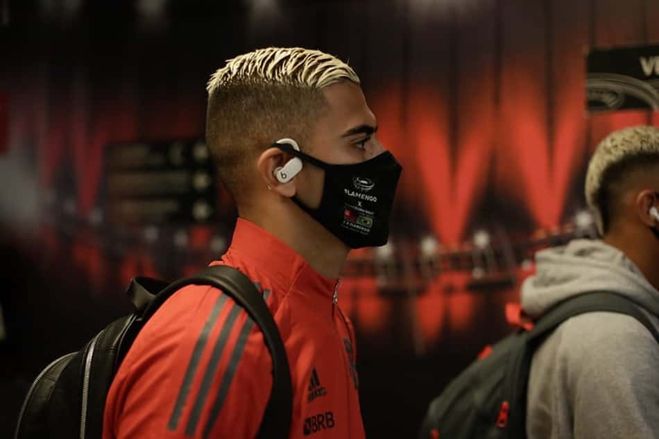 VÍDEO: David Luiz e Andreas Pereira falam da emoção de jogar para torcida do Flamengo no Maracanã