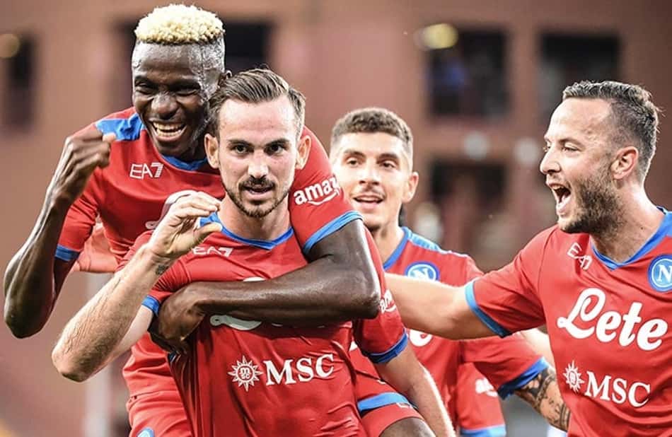 Napoli goleia Sampdoria e segue na liderança do Campeonato Italiano