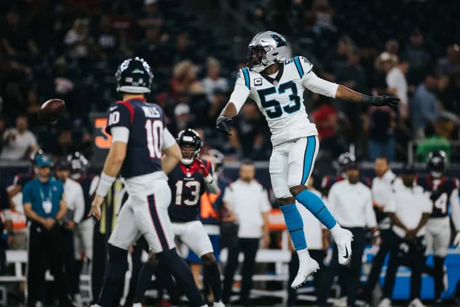 Panthers dominam os Texans e seguem invictos após três jogos