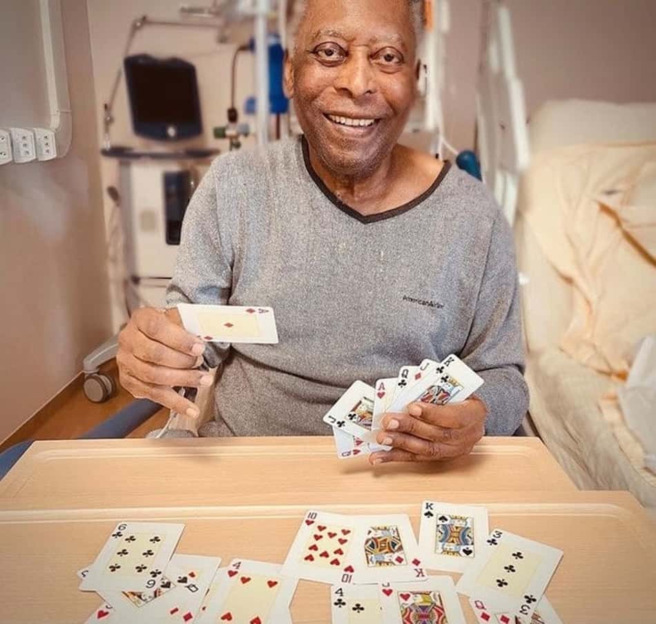 Pelé atualiza estado de saúde: 'Faz algum tempo que não falamos disso'