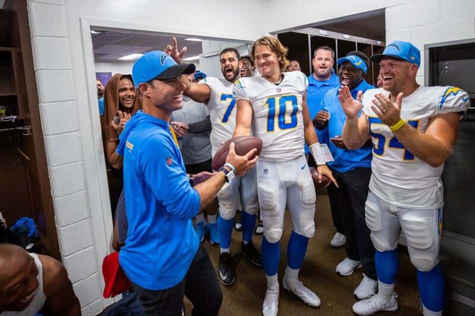 Chiefs x Chargers: defesa de Kansas City precisa aparecer contra a 'ameaça' Herbert; onde ver e aposta