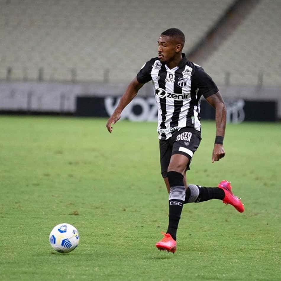 Gabriel Santos comemora estreia pelo Ceará
