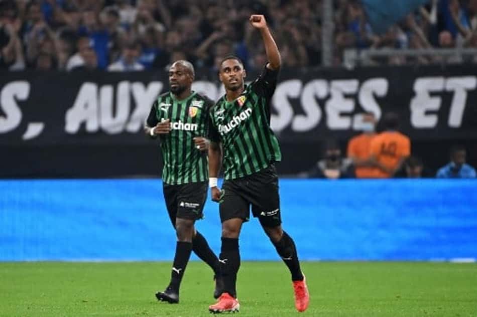Lens vence, quebra invencibilidade do Olympique de Marseille e assume segunda colocação da Ligue 1