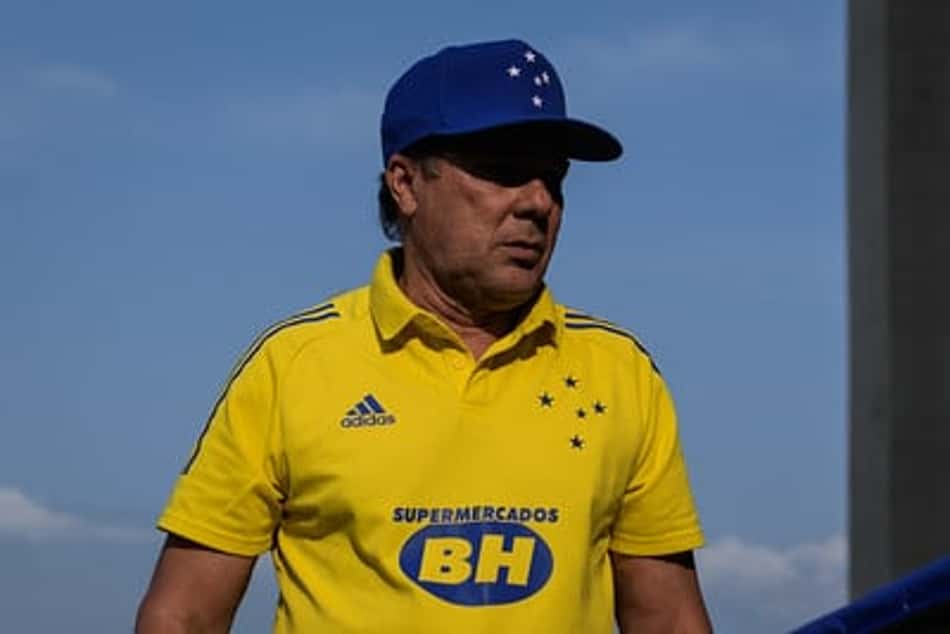 Com 0,012% de chances de acesso, Luxemburgo busca manter o foco do Cruzeiro no fim da Série B