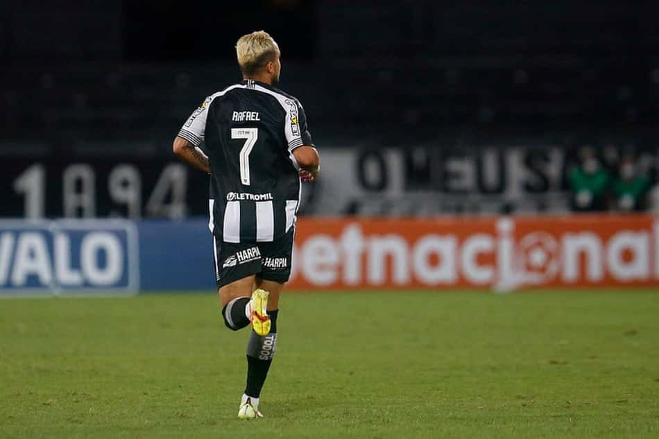 Rafael se recupera de lesão e volta a treinar com o grupo do Botafogo