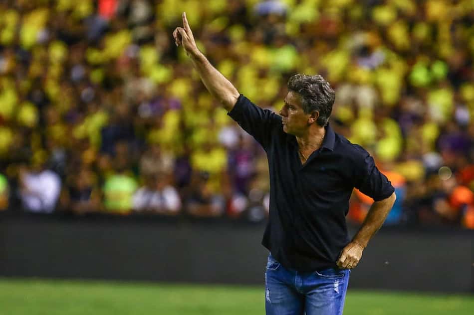 Renato Gaúcho analisa luta de Grêmio e Cruzeiro para voltar à elite e critica nível da Série B