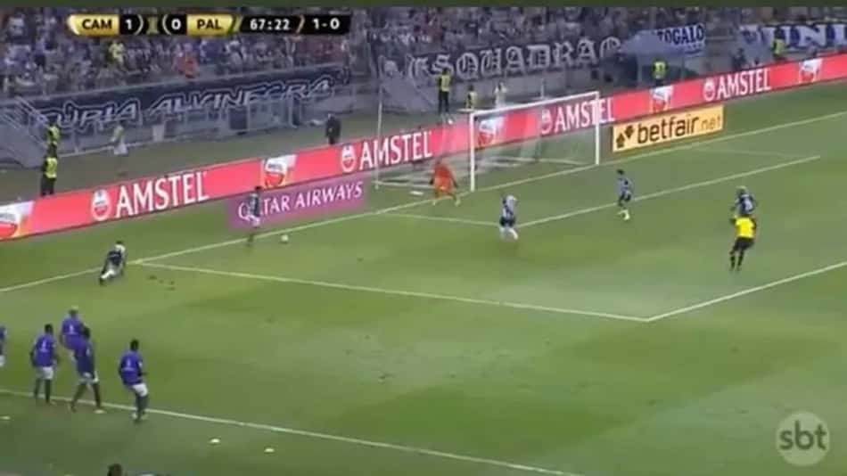 Nadine Bastos, sobre invasão de Deyverson no gol do Palmeiras: 'A regra diz que é tiro livre indireto'