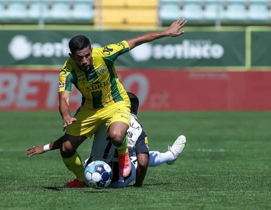 Atuando no Tondela, Bebeto espera evolução da equipe na temporada