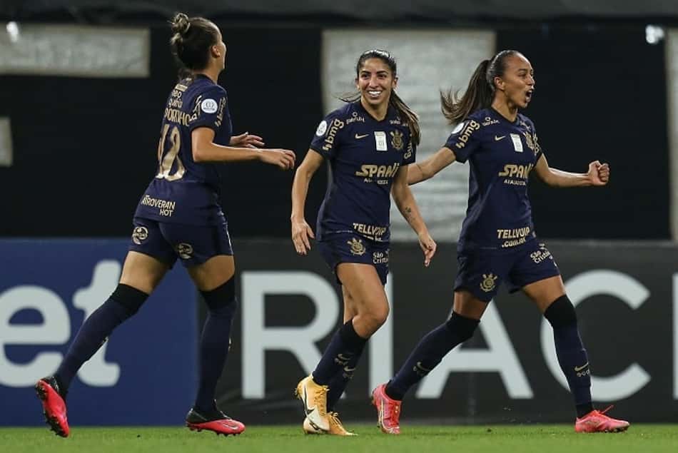 Time feminino do Corinthians busca seu terceiro título na temporada