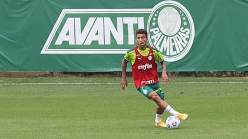 Com Marcos Rocha, Palmeiras treina e encerra preparação para duelo contra o Internacional