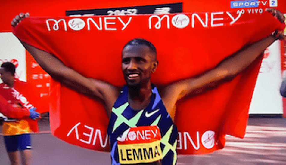 O etíope Sisay Lemma, com 2h04m01s, venceu a Maratona de Londres (Reprodução/Sportv)