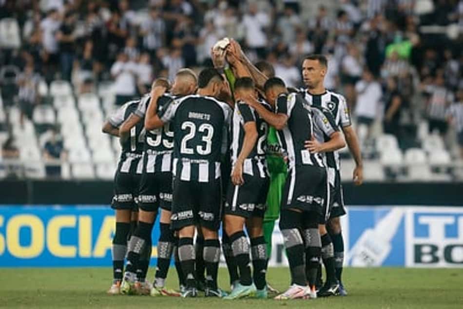 Aproveitamento fora de casa do Botafogo sobe com Enderson Moreira mas postura ainda não empolga