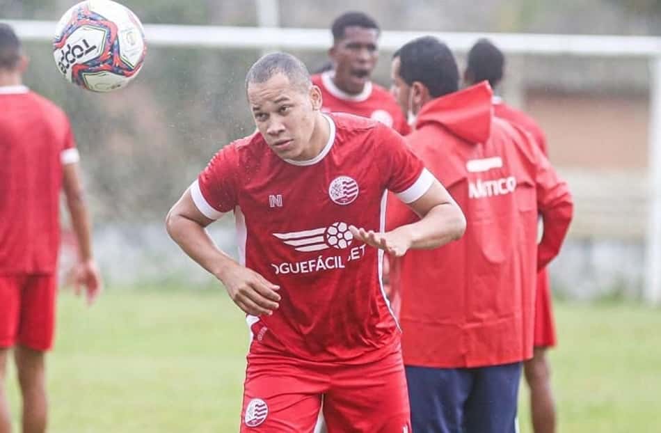 Náutico tenta diminuir distância para o G-4
