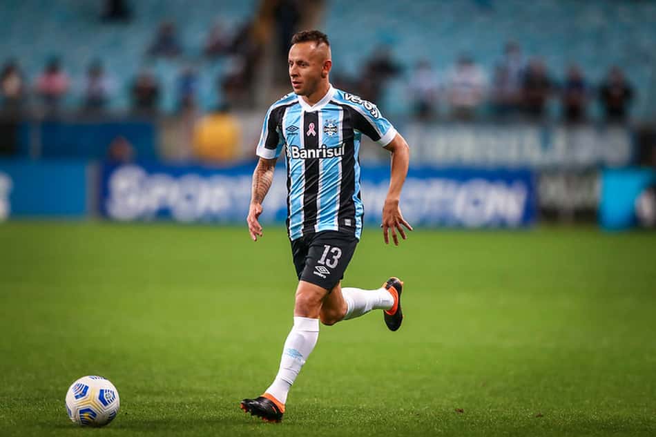 Rafinha pede mais 'atenção' do Grêmio nas partidas