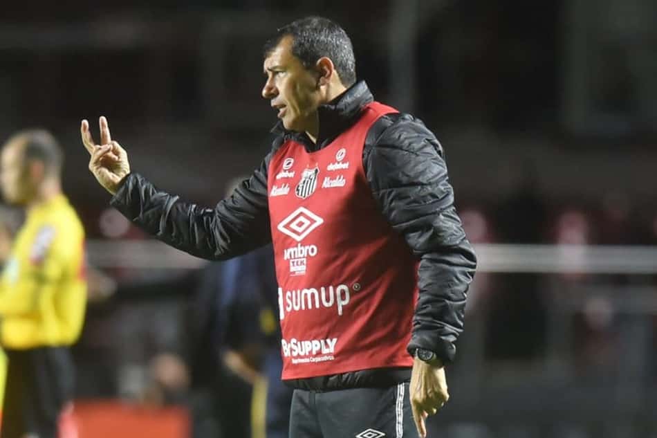 Carille não estabelece meta e diz pensar no "jogo a jogo"