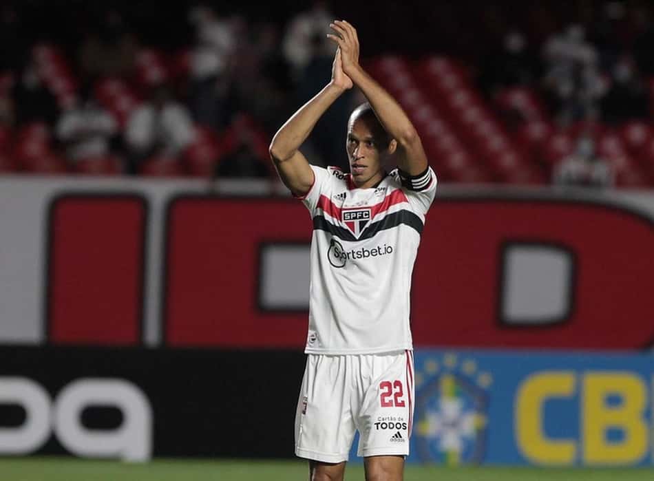 São Paulo tem nove pendurados antes de clássico contra o Corinthians