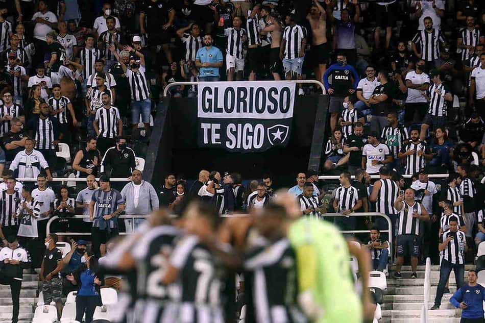 Sextou: após mudança de protocolo, Botafogo tem mais torcedores contra CRB do que nos outros jogos somados
