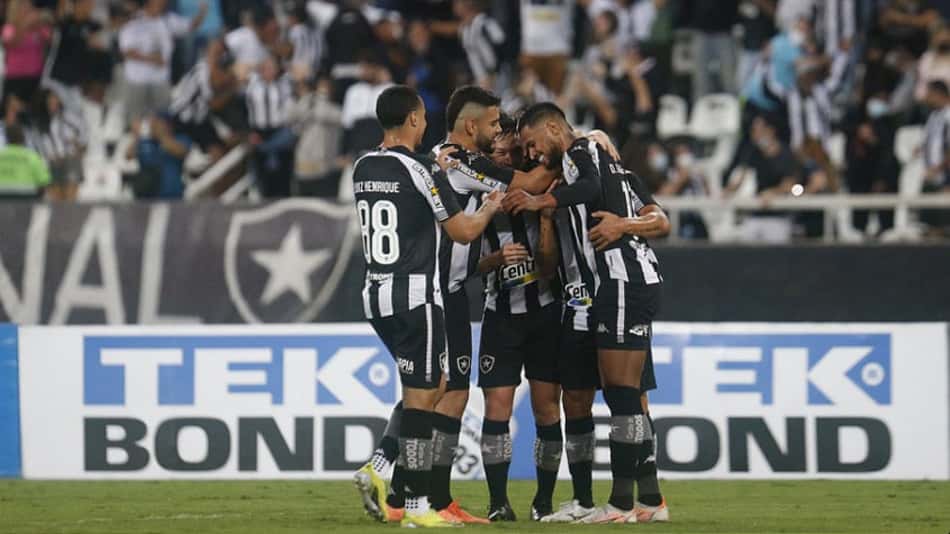 Sob a energia da torcida, Botafogo vence o CRB e volta à vice-liderança da Série B