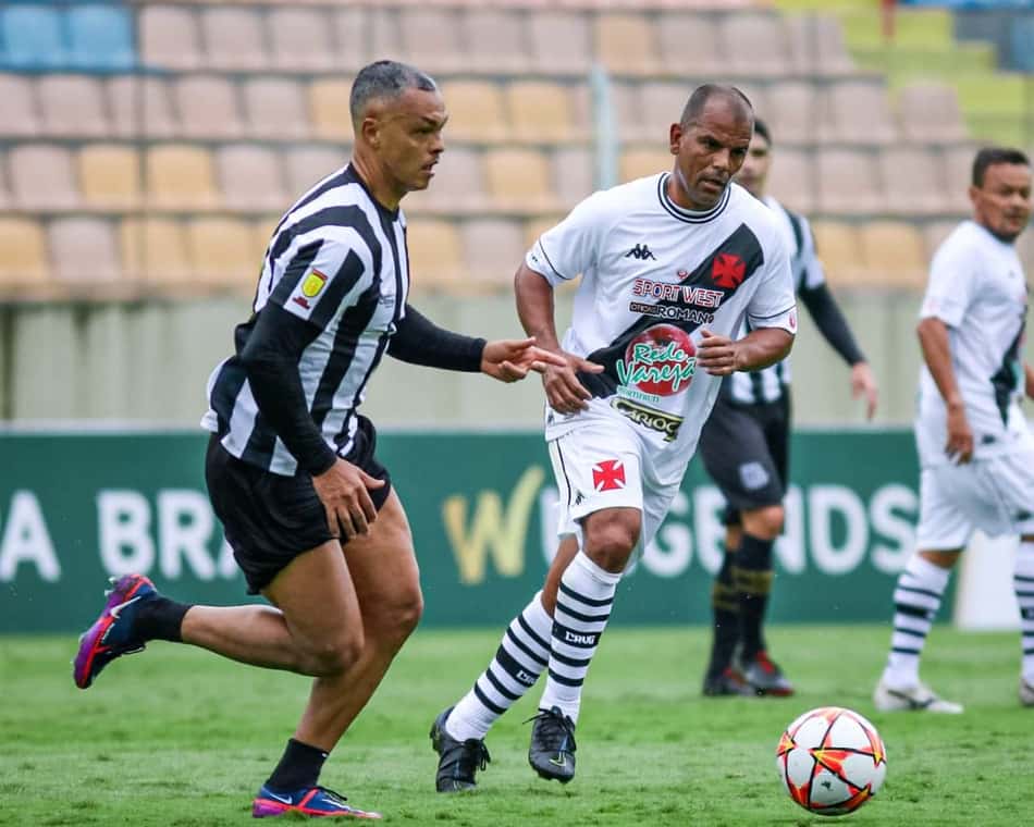 Com show de Giovanni e Dodô, Santos master goleia Vasco por 6 a 0