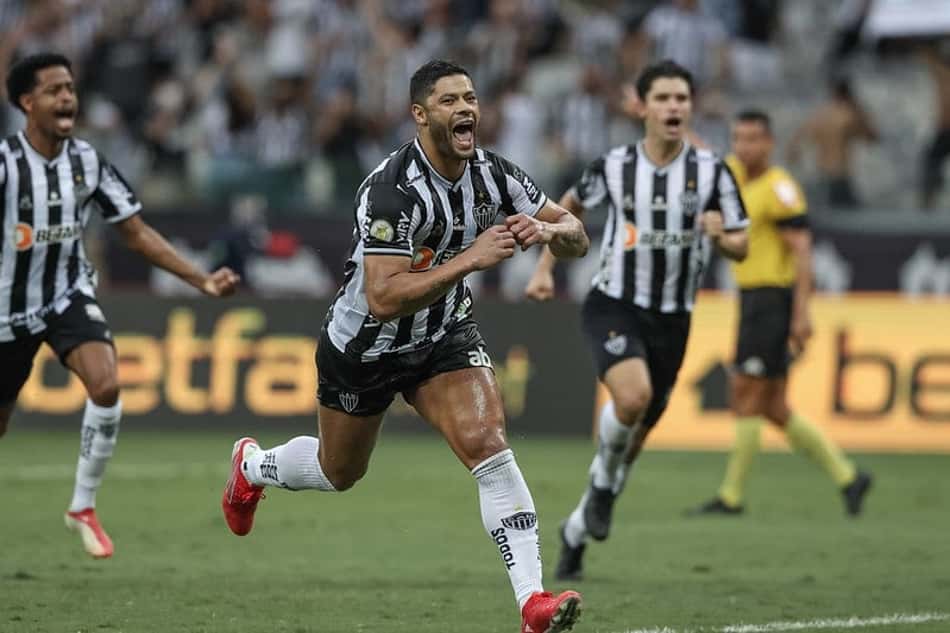 Hulk encosta em Gabigol na artilharia do futebol brasileiro em 2021