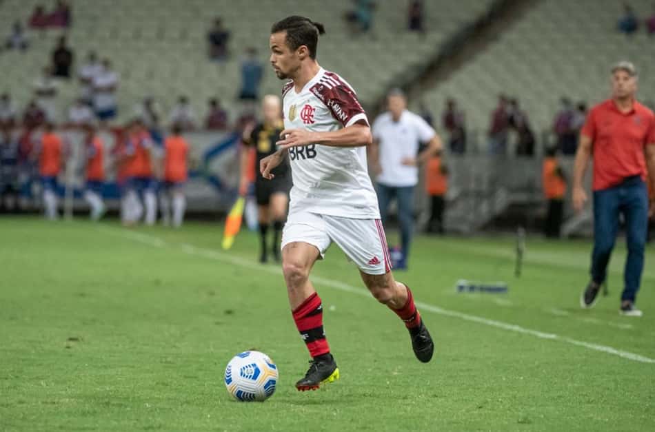 Michael realça Renato após ser decisivo pelo Flamengo: 'Sou muito grato pelo que fez na minha vida'