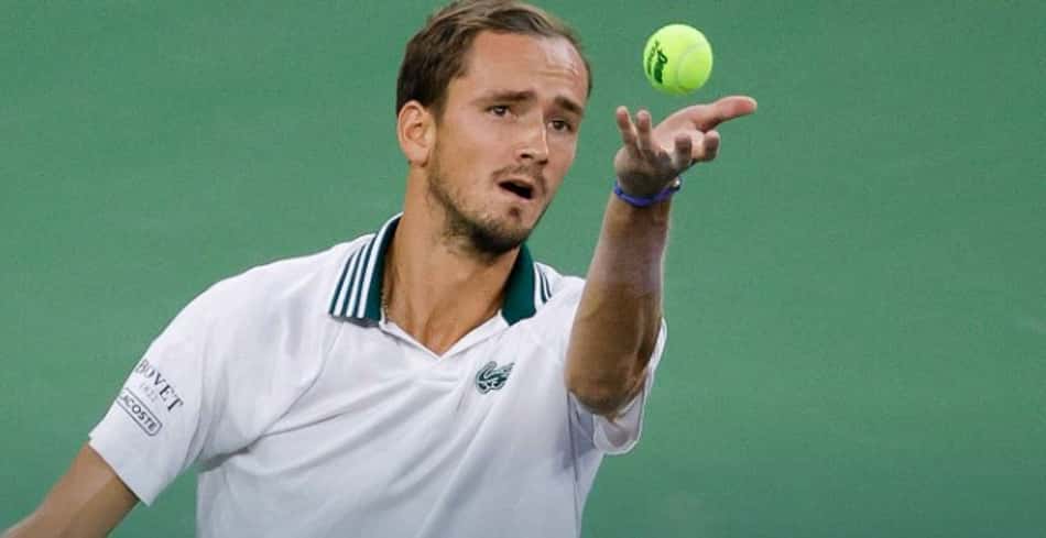 Medvedev despacha americano na estreia em Indian Wells