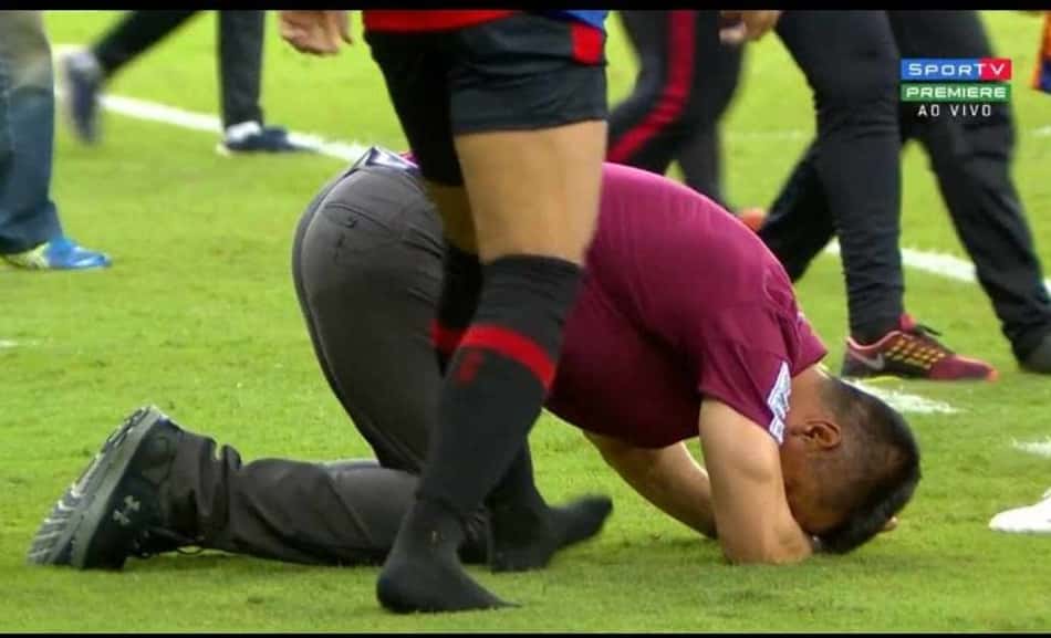 Na web, torcida lança campanha de apoio a técnico do Sport que se emocionou ao vencer o Corinthians