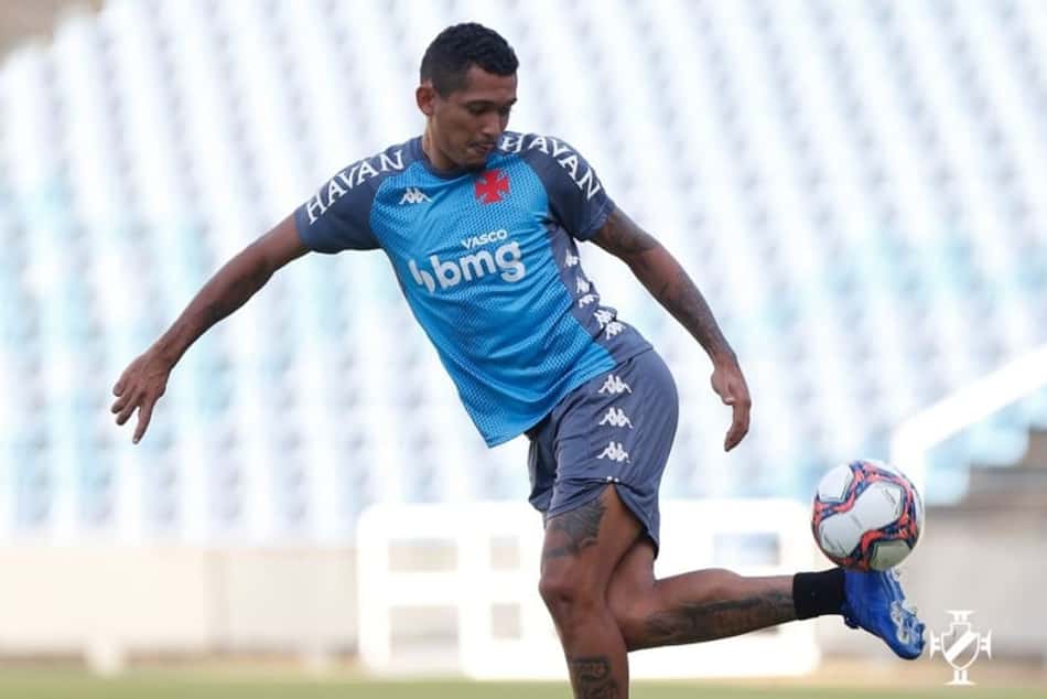 Walber se empenha para garantir a sua primeira oportunidade como titular no Vasco