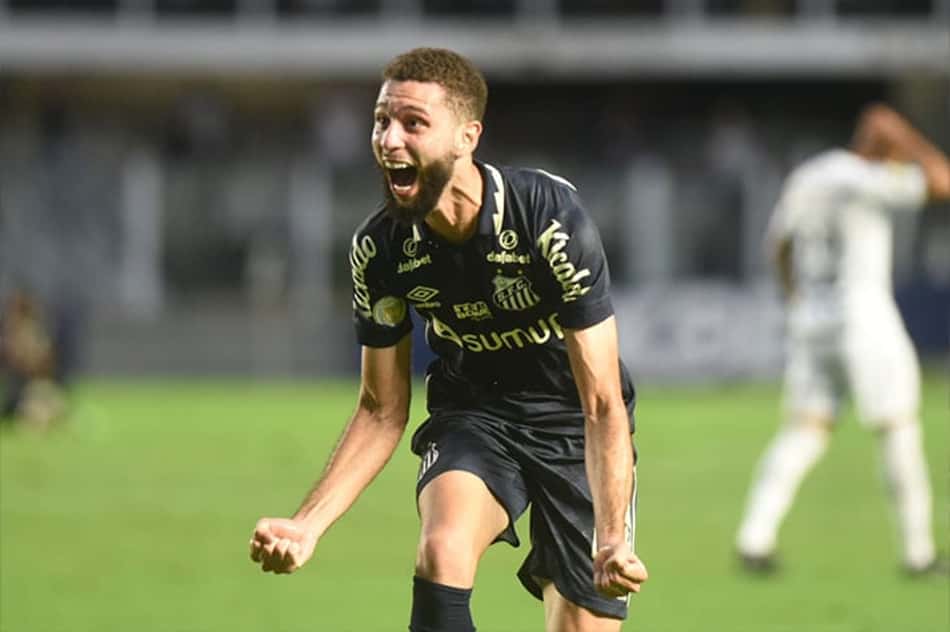 Wagner Leonardo comemora primeiro gol com a camisa do Santos