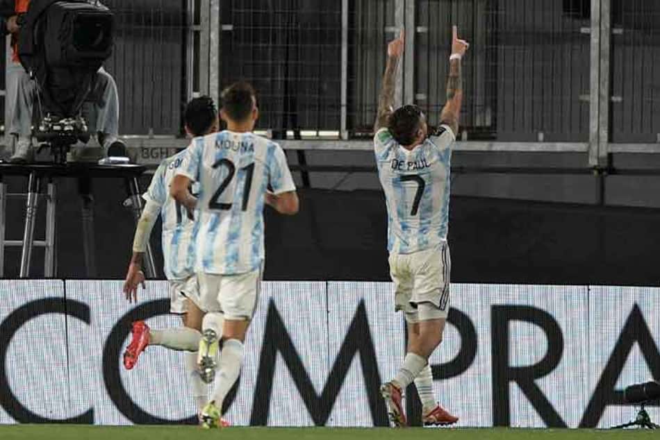 Argentina domina o Uruguai, vence o clássico e diminui desvantagem para o Brasil nas Eliminatórias