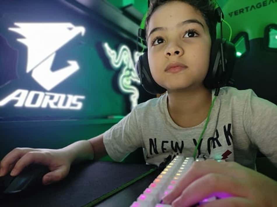 Criança de apenas 10 anos cria equipe de Fortnite ao lado do pai e transforma vida de família de Nova Iguaçu (RJ)