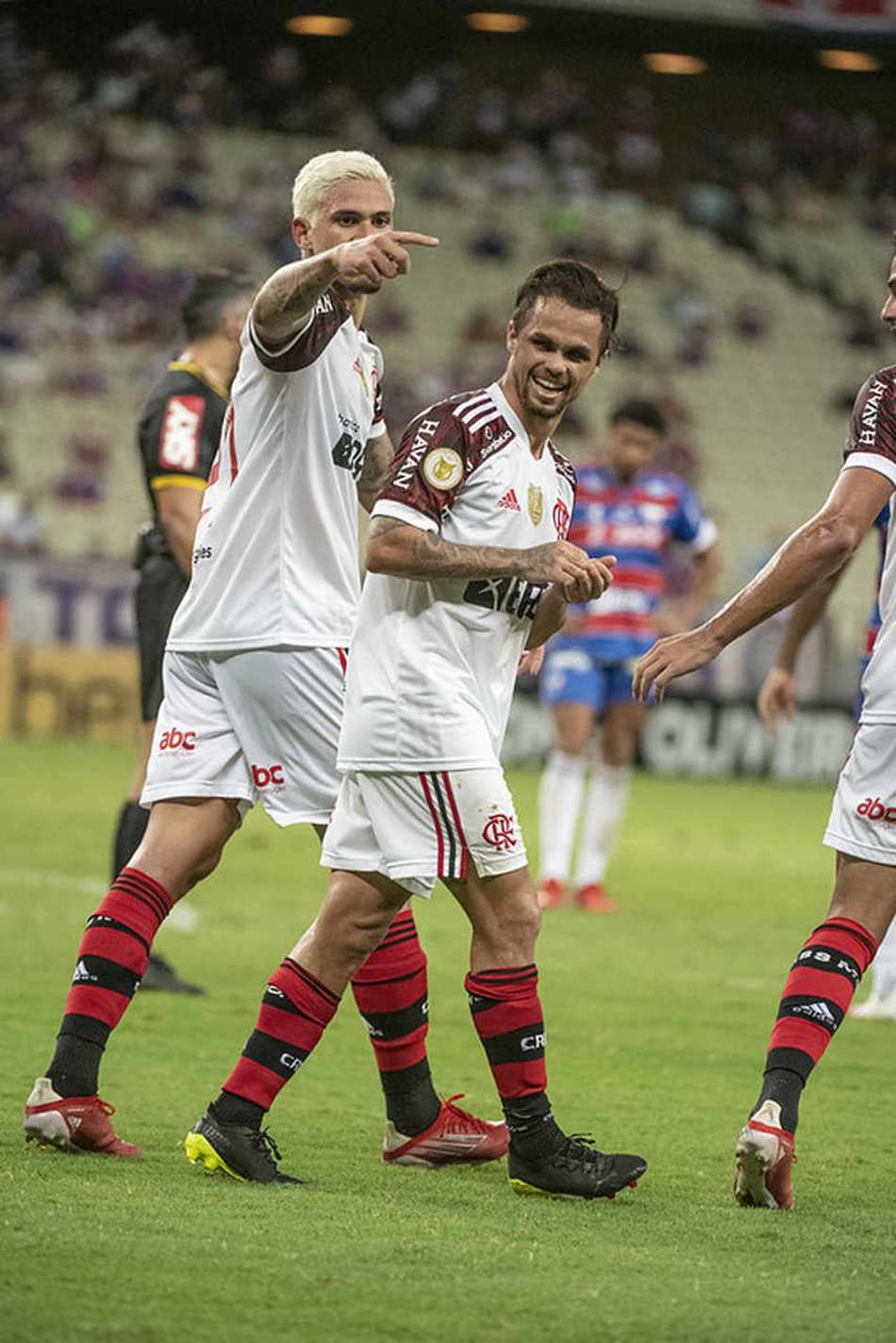 Pedro, do Flamengo, revela lance que impressionou rival e resenha com o Michael após gol contra o Fortaleza
