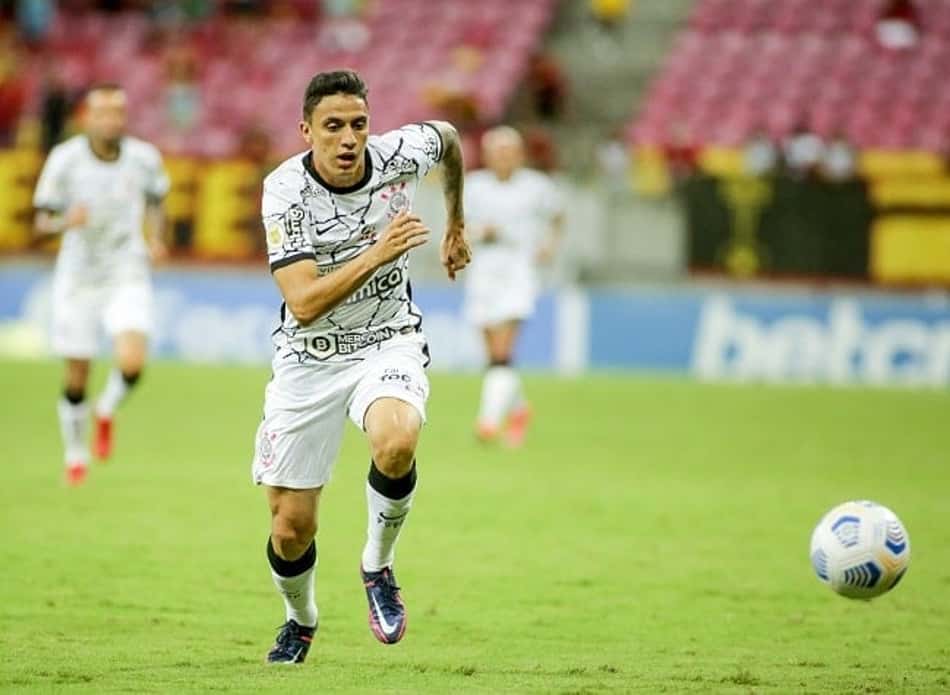 Gustavo Mantuan celebra volta ao Corinthians após quase um ano sem jogar pelo time: 'Vitória pessoal'