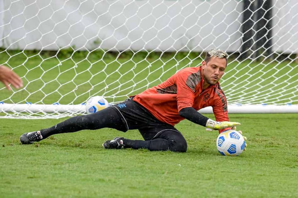 Diego Alves se recupera e deve voltar contra o Juventude; Flamengo pode ter mais dois retornos