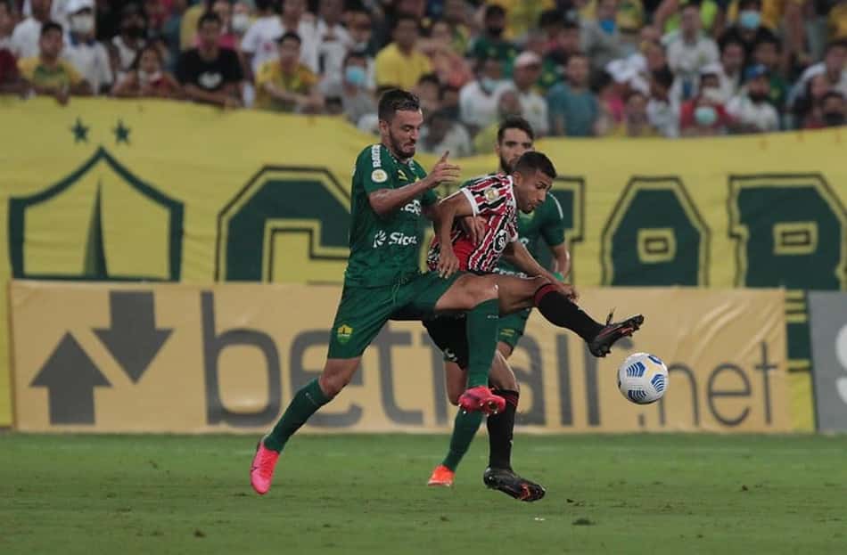 Após quase dois meses, Rojas volta a ser utilizado no São Paulo