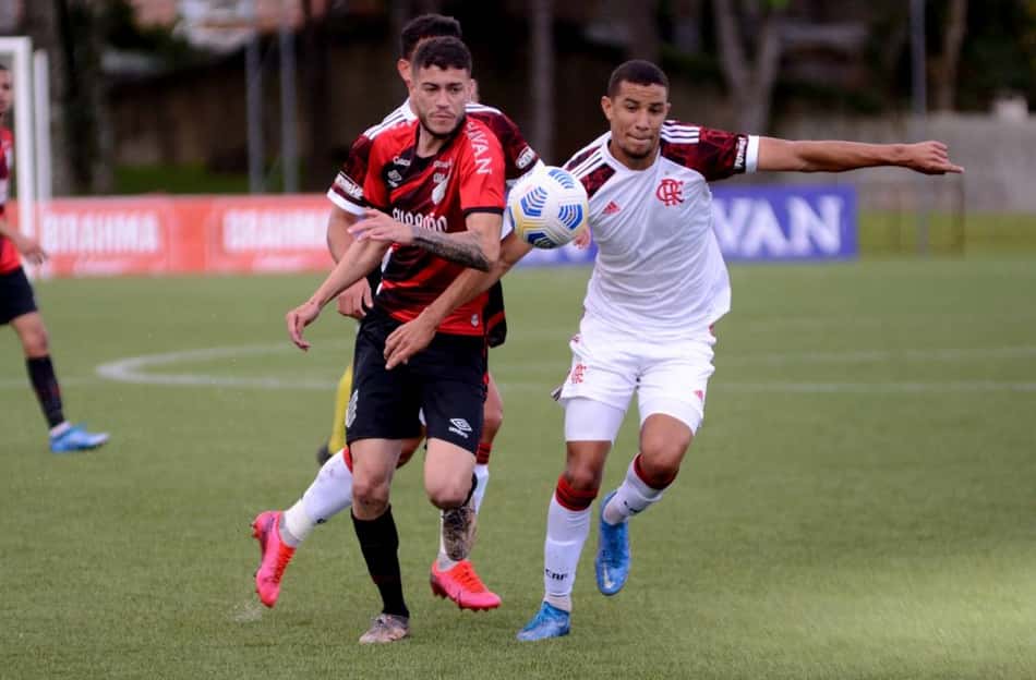 Brasileiro Sub-20: Flamengo goleia Athletico, fecha classificatória como líder e terá clássico pela frente