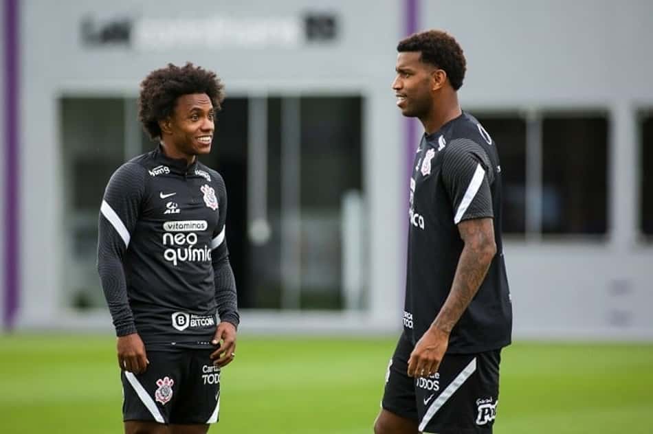 Willian retorna, e Jô desfalca o Corinthians contra o Fluminense; confira provável time e relacionados