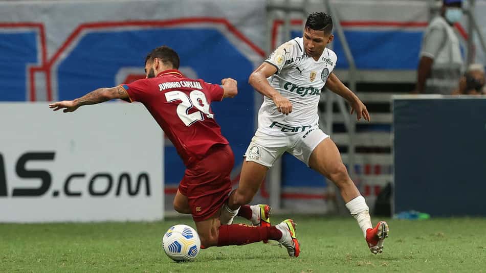 Rony admite queda de rendimento do Palmeiras: 'Só com trabalho e foco vamos melhorar'