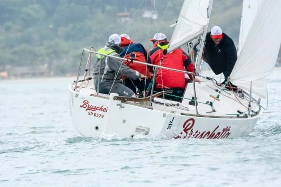 Barco tetracampeão Mundial conquista o título do Mini Circuito de Ubatuba (SP)