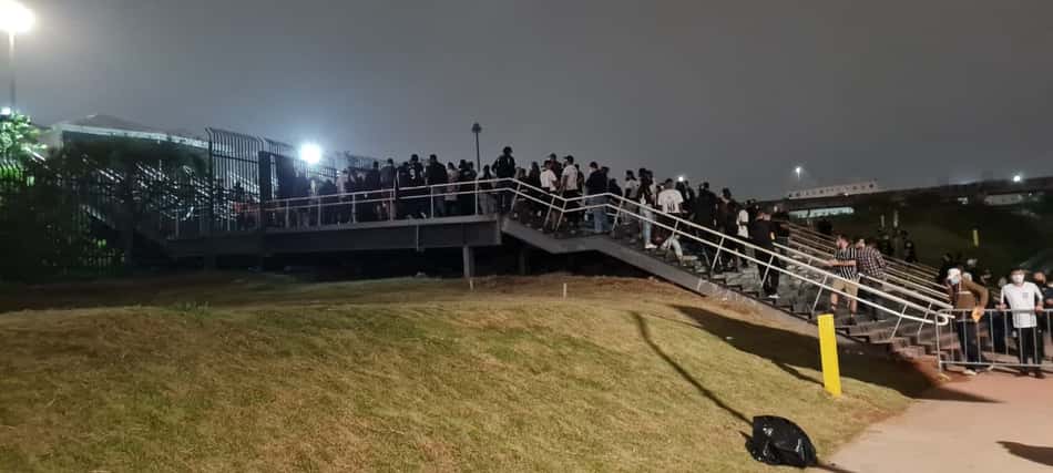 Fila na entrada e avisos: como foram os protocolos contra a Covid-19 aos corintianos na Neo Química Arena