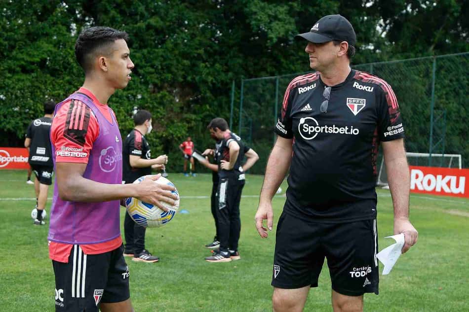 Igor Vinícius é novidade do São Paulo no primeiro treino de Ceni no CT