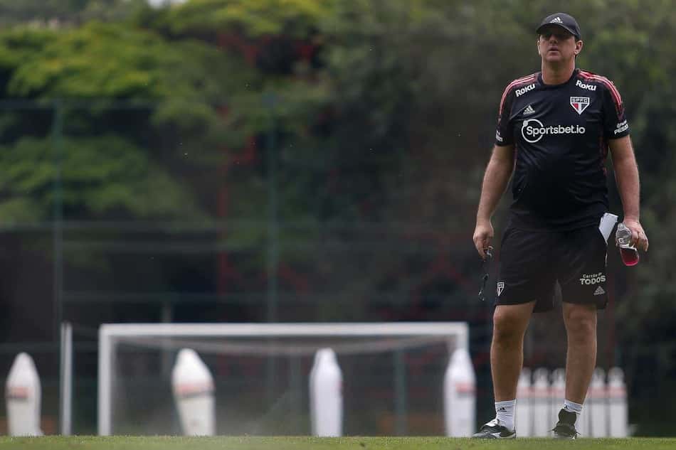 Ceni revela que ainda não assinou com o São Paulo e diz: 'Temos que estar prontos'