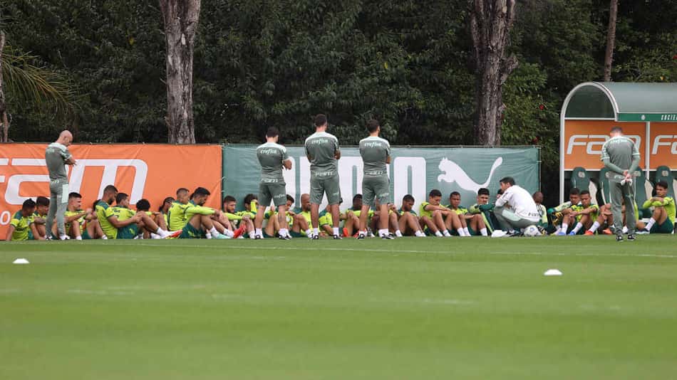 Palmeiras treina e tem conversa de Abel com o elenco, além dos retornos de Zé Rafael e Marcos Rocha